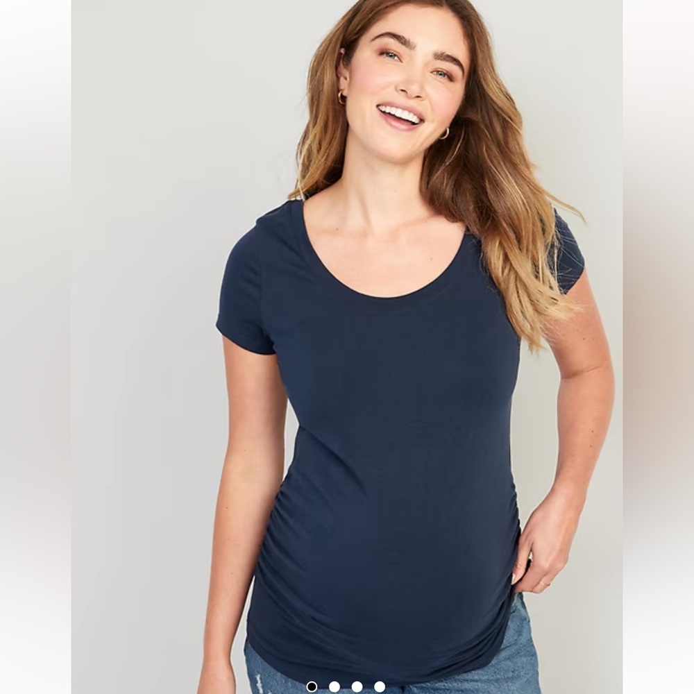 Old navy Maternity Scoop-Neck‎ T-Shirt, in the navy size large